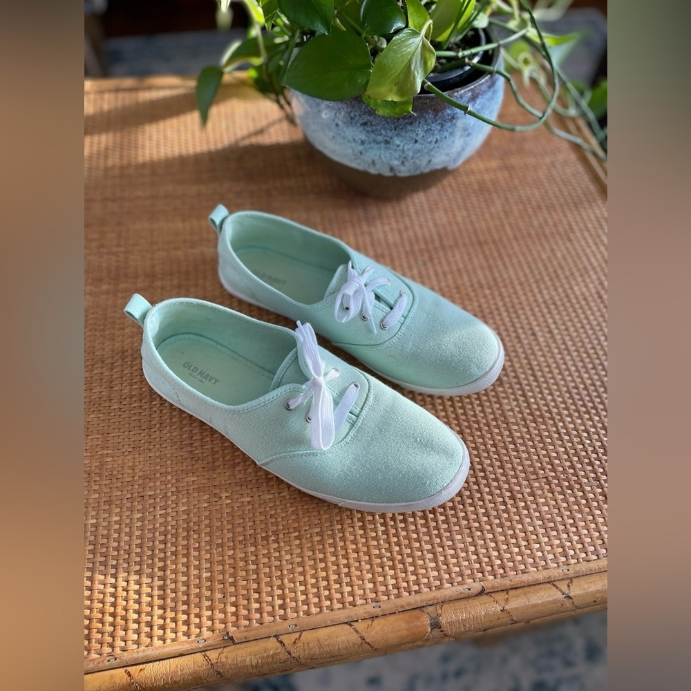 Old Navy Women’s Shoes in Light Green